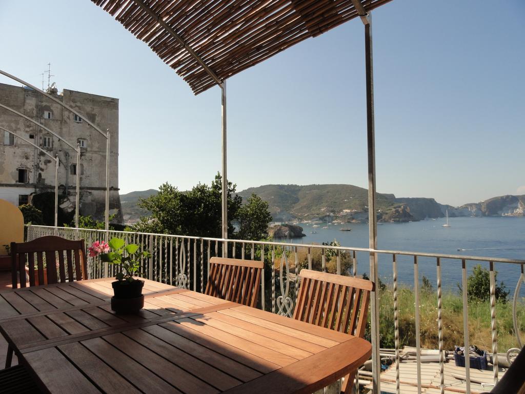 Chiaia Apartments Ponza Room photo