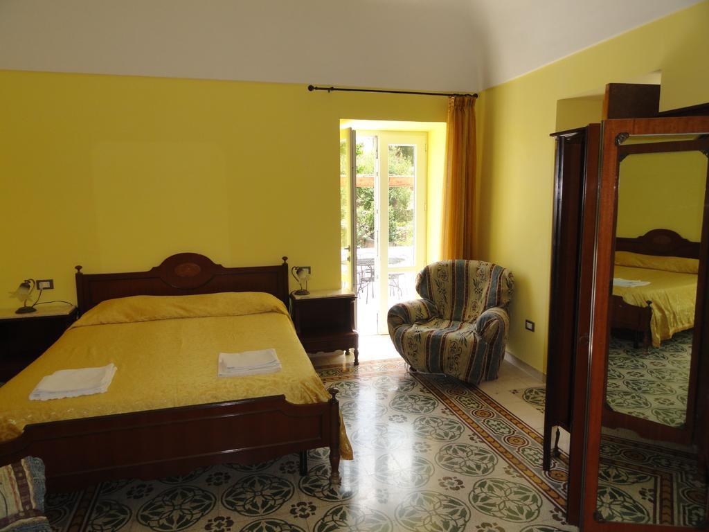 Chiaia Apartments Ponza Room photo